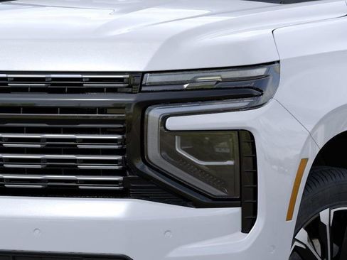 New 2026 Chevrolet Suburban High Country image 12