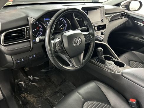 Used 2023 Toyota Camry SE image 11