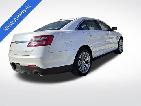 Used 2019 Ford Taurus Limited image 3