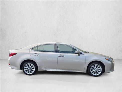 Used 2013 Lexus ES 300h w/ Premium Pkg FWD image 4