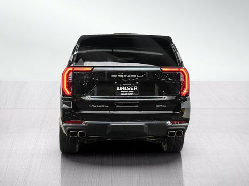 Used 2025 GMC Yukon XL Denali Ultimate AWD/4WD image 4