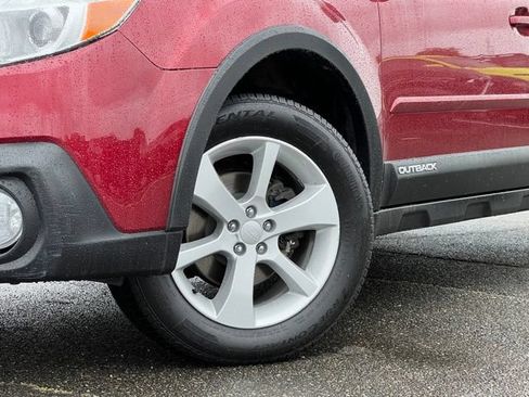 Used 2014 Subaru Outback 2.5i Premium w/ Accessory Value Package (OYZ) AWD/4WD image 2