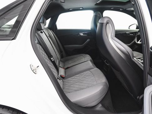 Used 2022 Audi S4 Prestige w/ Prestige Package image 31