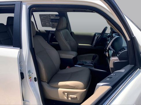 Used 2018 Toyota 4Runner Limited RWD image 9