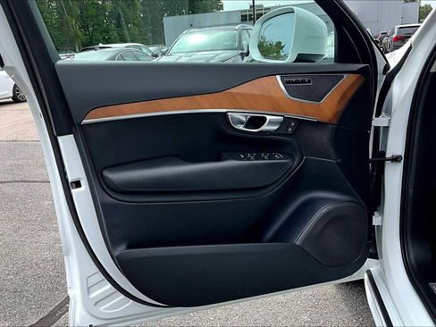 Certified 2023 Volvo XC90 B5 Plus image 20