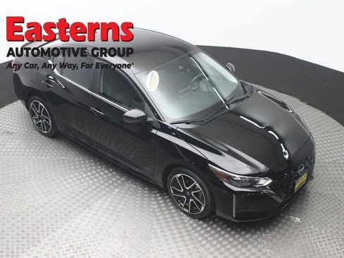 Used 2024 Nissan Sentra SR FWD image 3
