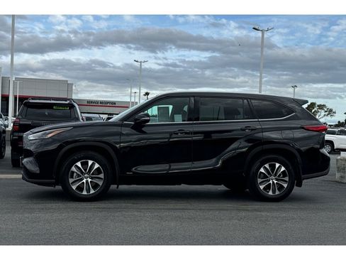 Certified 2022 Toyota Highlander XLE image 7