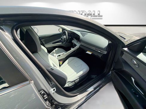 New 2026 Hyundai Elantra Limited FWD image 19