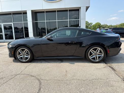 Used 2024 Ford Mustang Premium RWD image 4