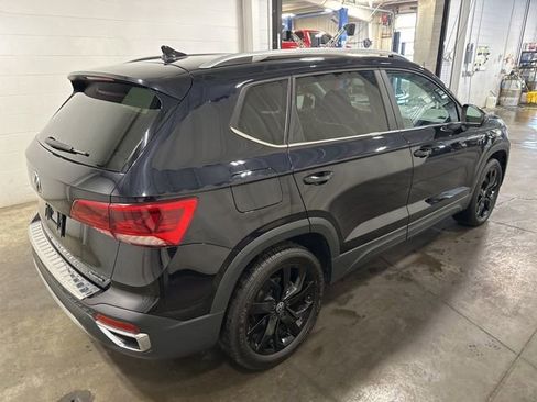 Used 2022 Volkswagen Taos SE image 4