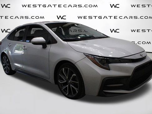 Used 2021 Toyota Corolla SE image 2