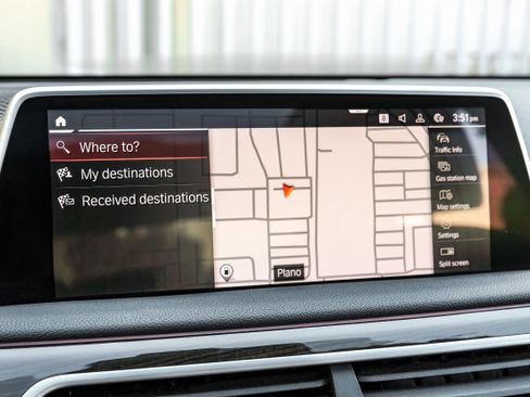 Used 2021 BMW 750i xDrive image 25