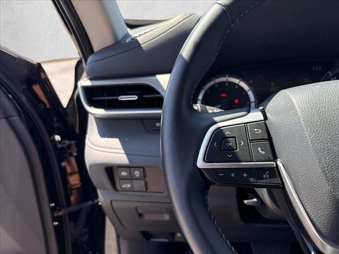 Certified 2026 Toyota Highlander XLE AWD/4WD image 18