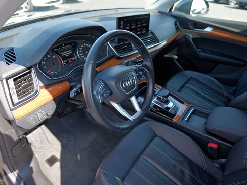 Certified 2022 Audi Q5 2.0T Premium w/ Convenience Package image 8