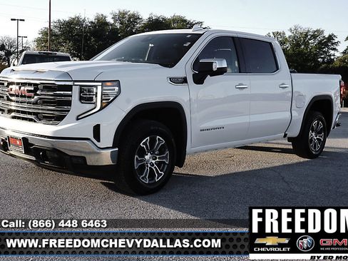 Used 2025 GMC Sierra 1500 SLT image 3