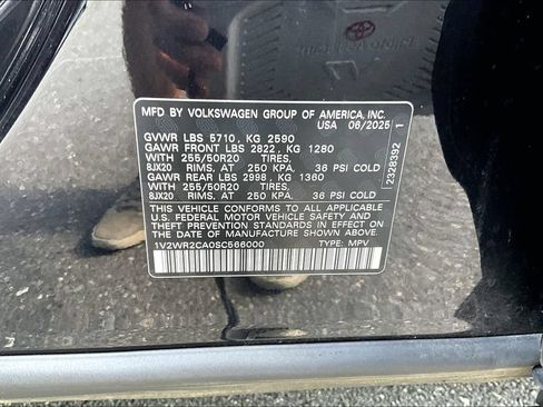 Used 2025 Volkswagen Atlas SE FWD image 14