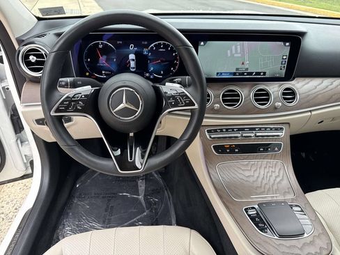 Used 2023 Mercedes-Benz E 350 4MATIC Sedan image 31