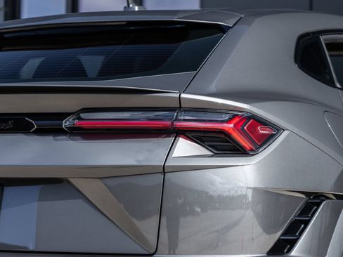 Used 2024 Lamborghini Urus S AWD/4WD image 14
