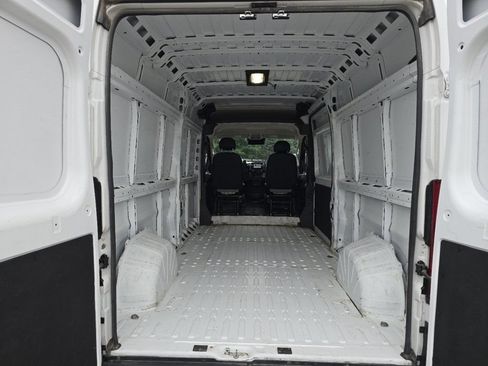 Used 2025 RAM ProMaster 2500 w/ Convenience Group FWD image 21