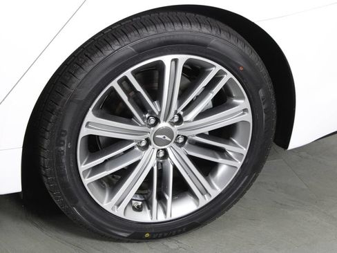 Used 2018 Genesis G80 3.8 w/ Option Group 02 RWD image 11
