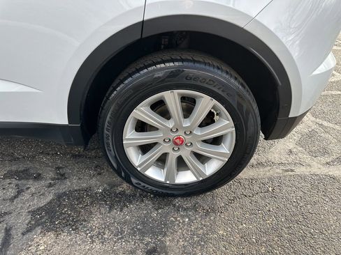 Used 2018 Jaguar E-PACE S image 22