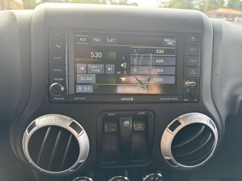Used 2014 Jeep Wrangler Sahara w/ Connectivity Group image 13