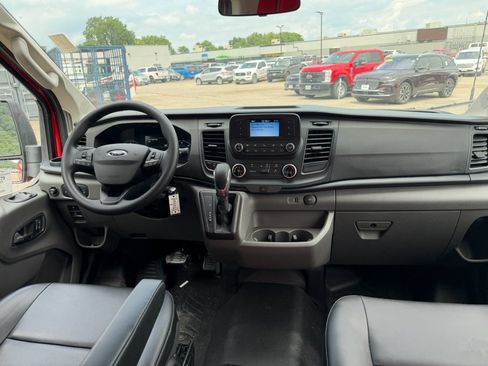 Used 2025 Ford Transit 250 Low Roof RWD image 9