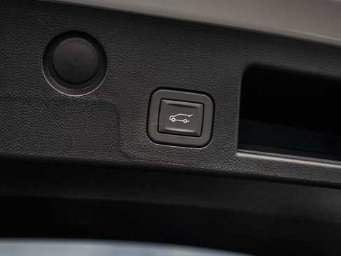 New 2026 Chevrolet Equinox LT w/ Convenience Package II image 9