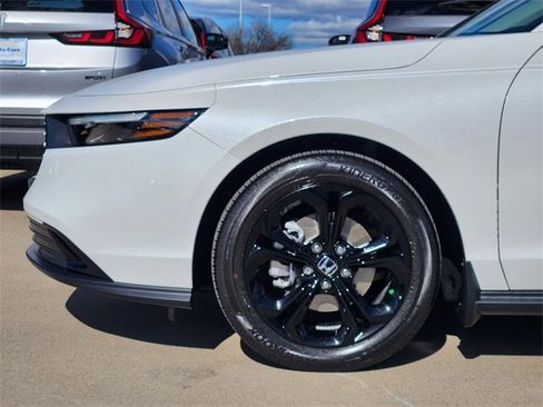 Certified 2025 Honda Accord SE image 8