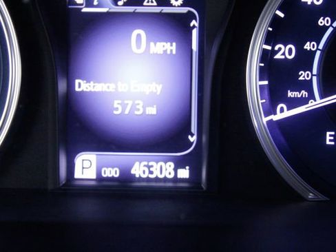 Used 2017 Toyota Camry XLE w/ Moonroof Package image 23