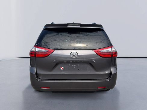 Used 2020 Toyota Sienna LE AWD/4WD image 4