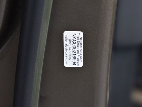 Used 2023 Land Rover Defender 90 SE image 43