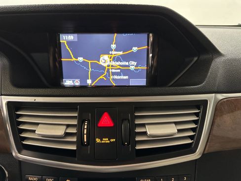 Used 2013 Mercedes-Benz E 350 BlueTEC Sedan image 13