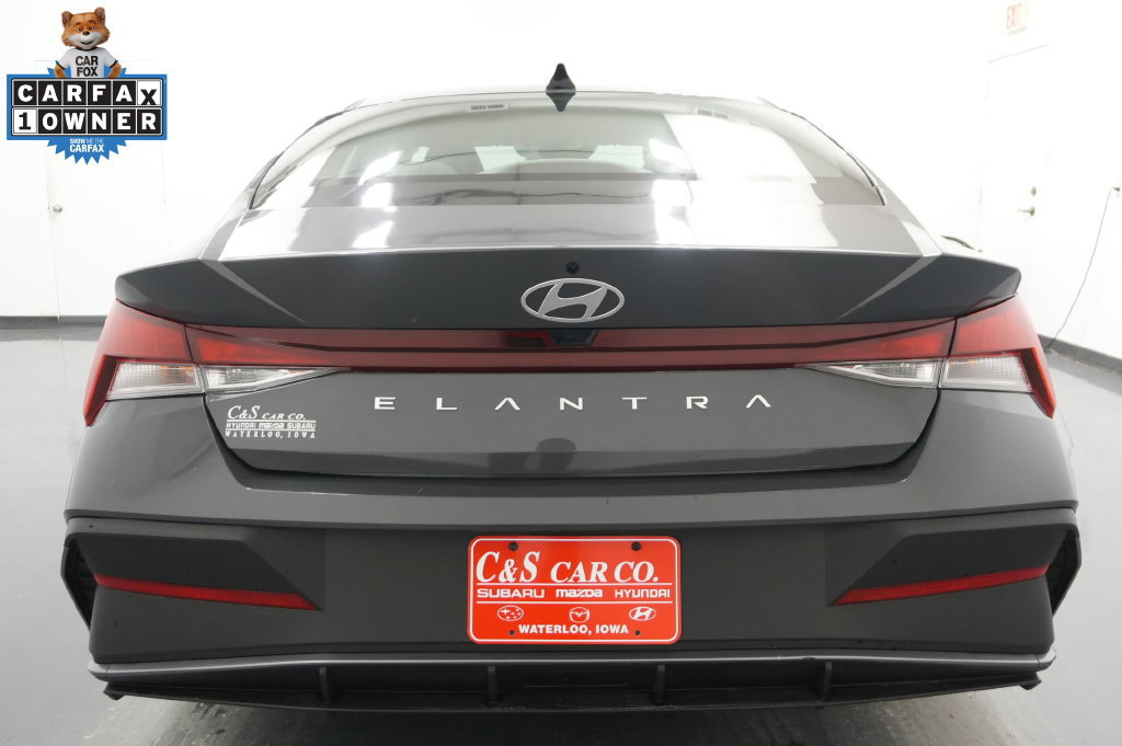 Used 2024 Hyundai Elantra SE FWD image 7