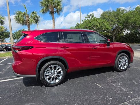 New 2026 Toyota Highlander Limited AWD/4WD image 11