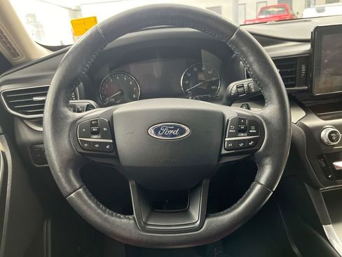 Used 2020 Ford Explorer XLT w/ Equipment Group 202A image 16