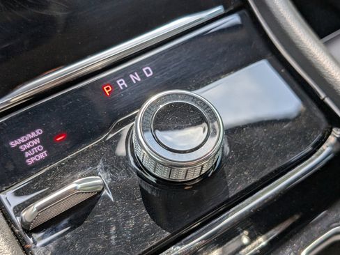 Used 2023 Jeep Grand Cherokee Limited w/ Black Appearance Package image 31