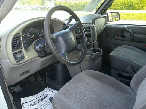 Used 2003 Chevrolet Astro w/ Convenience Pkg image 36
