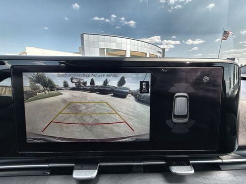 Used 2022 Kia Carnival EX FWD image 17
