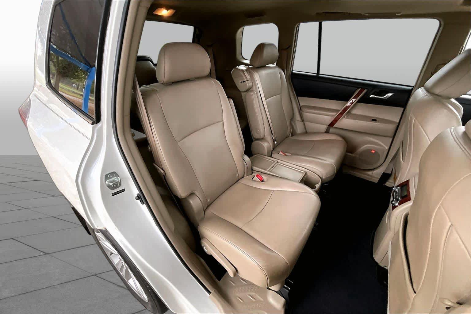 Used 2013 Toyota Highlander Limited AWD/4WD image 19
