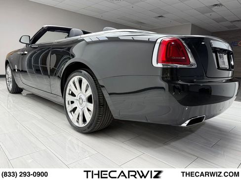 Used 2019 Rolls-Royce Dawn RWD image 17