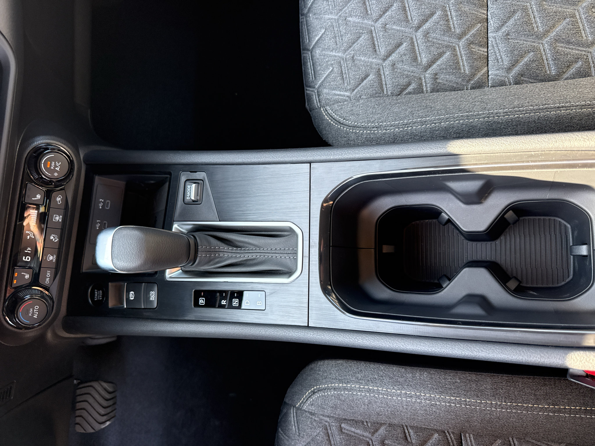 New 2027 Nissan Kicks SV AWD/4WD image 9