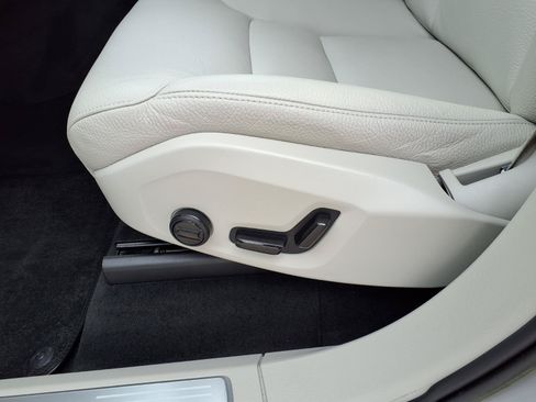Certified 2023 Volvo XC90 B6 Plus AWD/4WD image 24