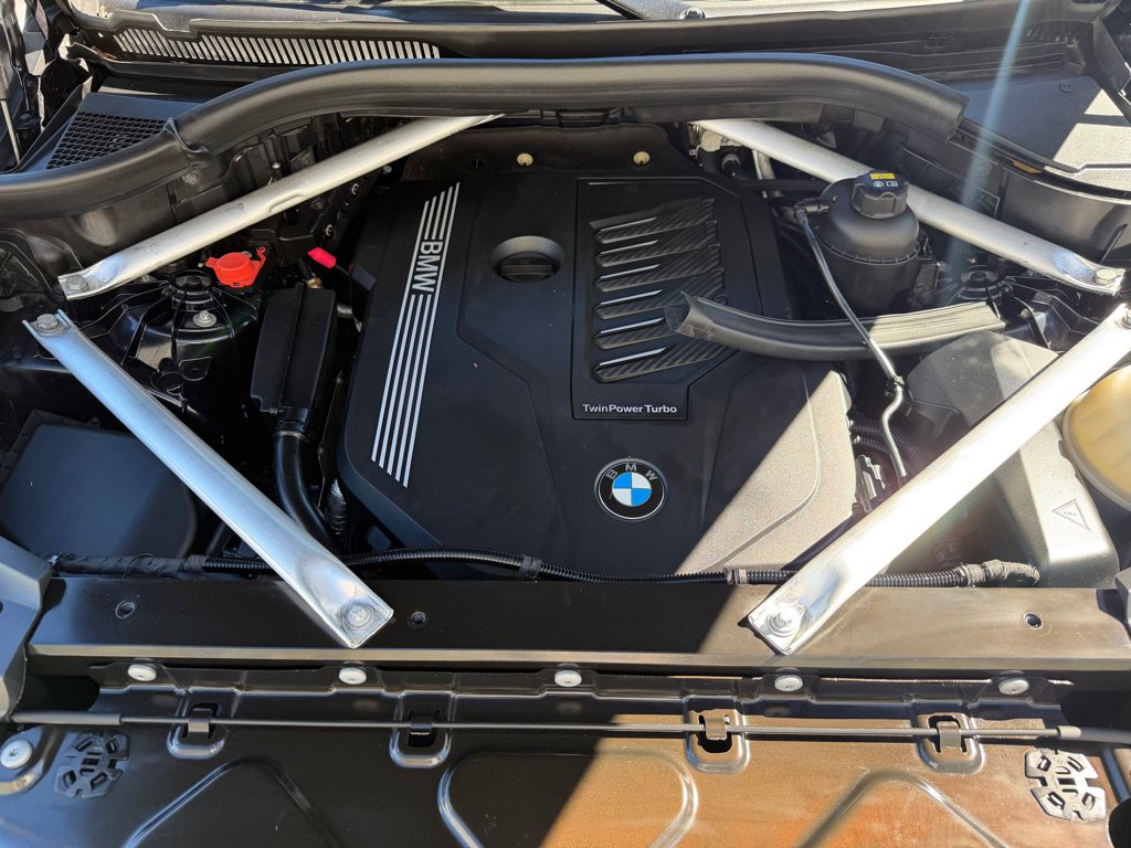 Used 2022 BMW X5 xDrive40i w/ M Sport Package AWD/4WD image 31