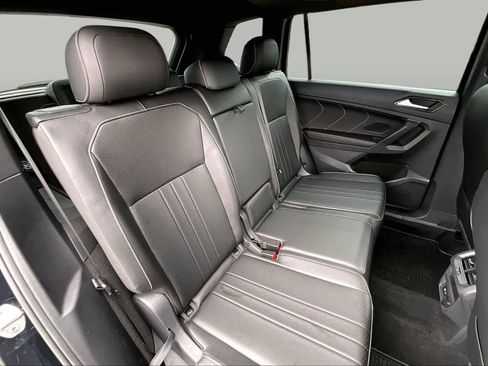 Used 2023 Volkswagen Tiguan SE R-Line FWD image 20
