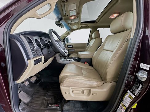 Used 2016 Toyota Sequoia Limited w/ Safety & Convenience Package image 13