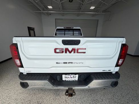 Used 2023 GMC Sierra 2500 SLE AWD/4WD image 4
