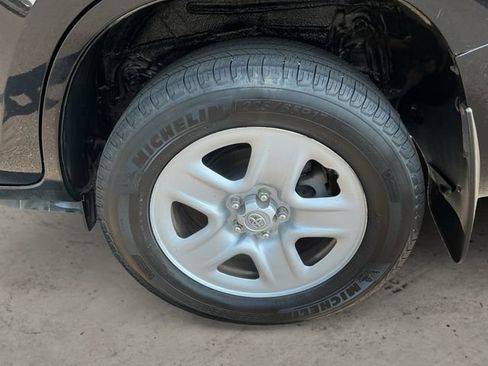 Used 2012 Toyota RAV4 4WD w/ Value Pkg image 9