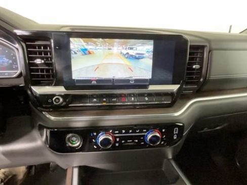Used 2023 GMC Sierra 1500 SLT w/ SLT Convenience Package AWD/4WD image 33