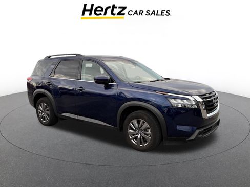 Used 2025 Nissan Pathfinder SV image 1